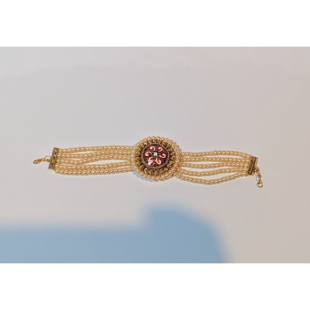 Vintage Faux Peral Bracelet With Pendant